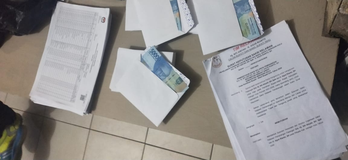 Di Inhu Riau, Tim Patroli Money Politic Bawaslu, Temukan 146 Lembar Amplop Berisi Uang 50 Ribu Rupiah